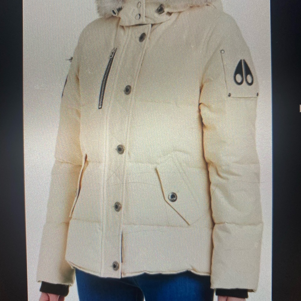 Like new!! Moose Knuckles cream coat